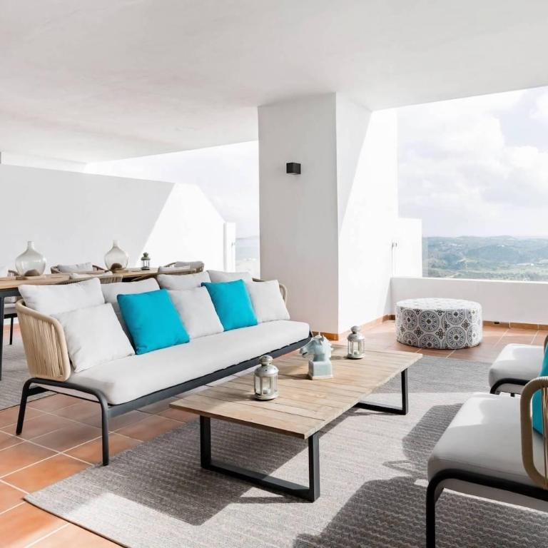 Chill in the Outdoor Lounge Bohemian-Chic Hideaway - Apartamento de 2 dormitorios con terraza y vistas al mar - 4