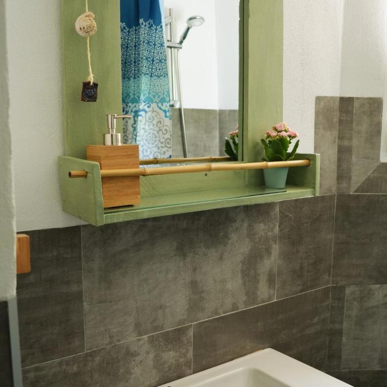 City Central Studio +Private Garden +Amazing View - Estudio con vistas a las montañas - 13