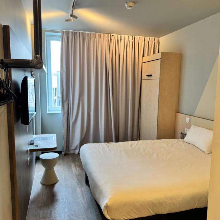ibis budget Nancy Laxou - Chambre Triple avec 1 Lit Double et 1 Lit Simple - 7