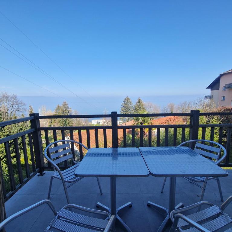 Appartement avec piscine Bleu du Lac - Appartement 2 Chambres - Vue sur Lac - 8