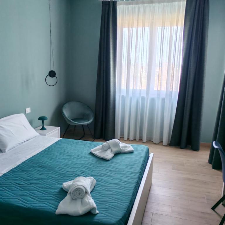 MARE Suite - King Room with Balcony - 6