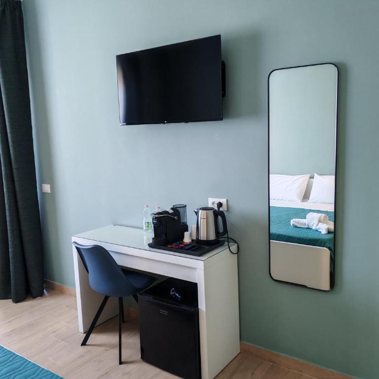 MARE Suite - King Room with Balcony - 7