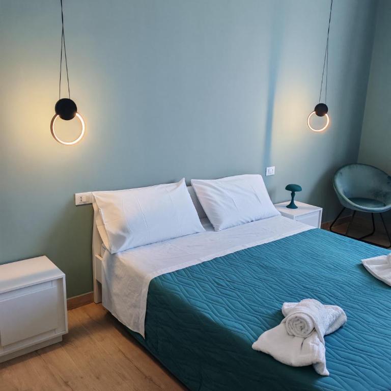 MARE Suite - King Room with Balcony - 12
