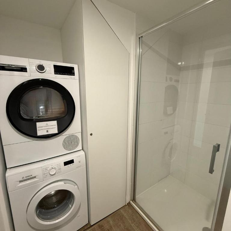 L'Amandier - Joli appartement T3 neuf centre ville à 2 pas de la Rotonde Mirabeau et des Allées Provençales - Apartment mit 2 Schlafzimmern - 12
