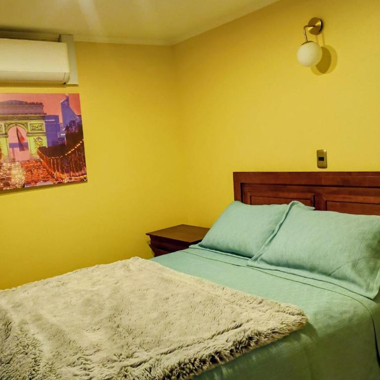 HOSTAL PARIS TALCA - Habitación Estándar - 1 cama grande - 1