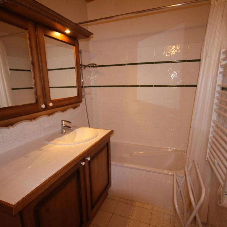 Appartement spacieux 5 pièces, 3 bains, park. - Four-Bedroom Apartment - 10