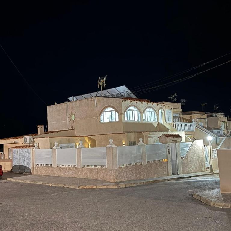 CASA Adosada obra nueva Calas santa pola del este 50 metros del mar - Casa de 3 dormitorios - 70