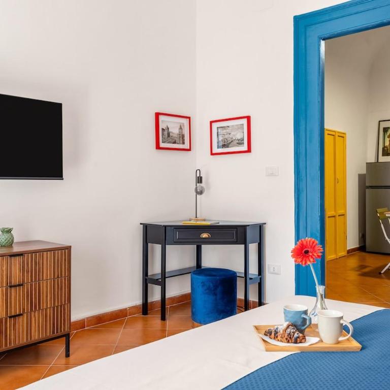 Elegant Two-Room Apartment with Balcony & Suite - Appartamento con 2 Camere da Letto - 15