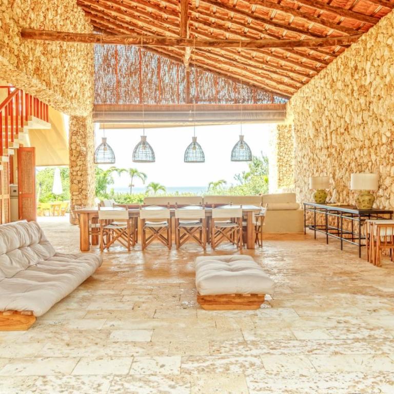 Exclusive 4BR Beach House in Tierra Bomba - Vacation Home - 4