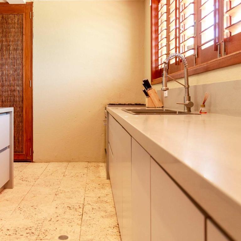 Exclusive 4BR Beach House in Tierra Bomba - Vacation Home - 13