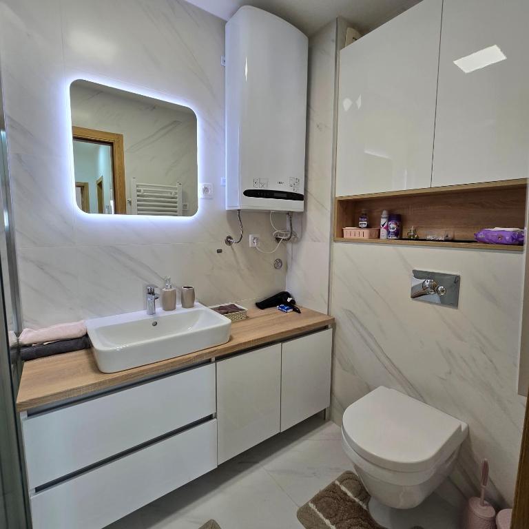 Violet- City Kvart Luxury 2 Bedroom - Two-Bedroom Apartment - 8