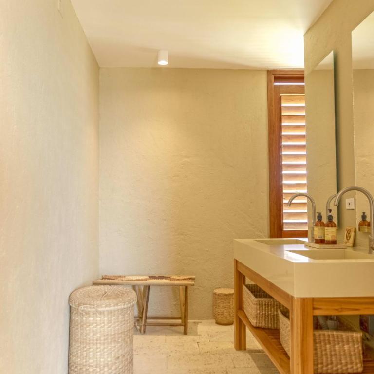Exclusive 4BR Beach House in Tierra Bomba - Vacation Home - 22