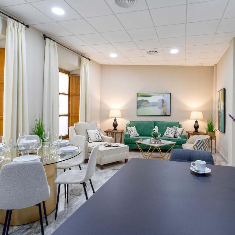Genteel Home Plaza de las Tendillas - Three-Bedroom Apartment - 7