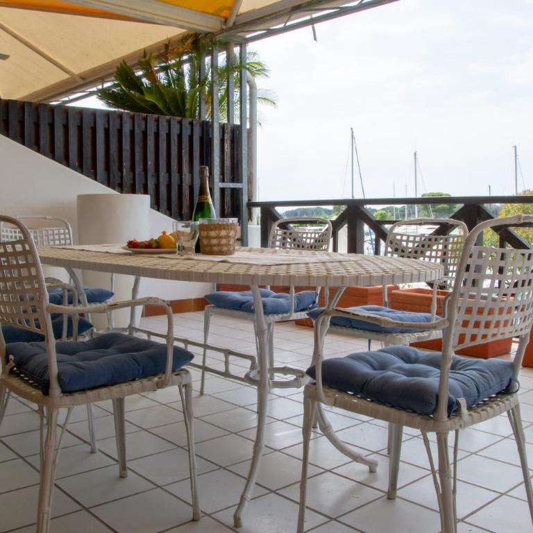 Welc-ōM Lignano swim and fun with dock view - Three-Bedroom Apartment with Harbor View - 8
