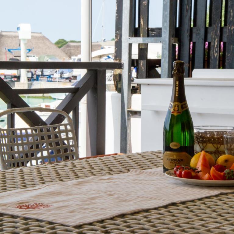 Welc-ōM Lignano swim and fun with dock view - Three-Bedroom Apartment with Harbor View - 3