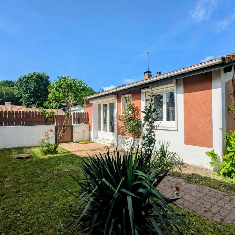 Maison 3 étoiles climatisée, jardin, parking, proche centre et thermes - Two-Bedroom Villa - 16