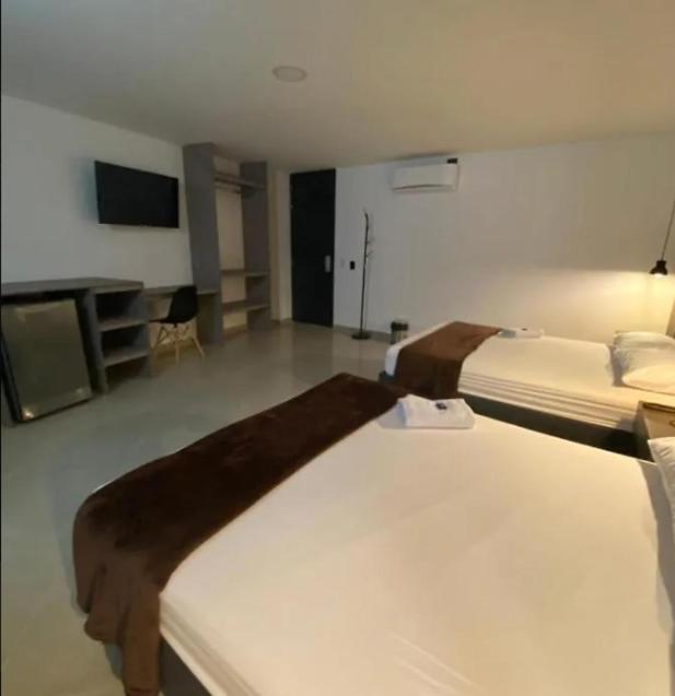 Hotel California Medellin - Habitación Doble - 2 camas - 6