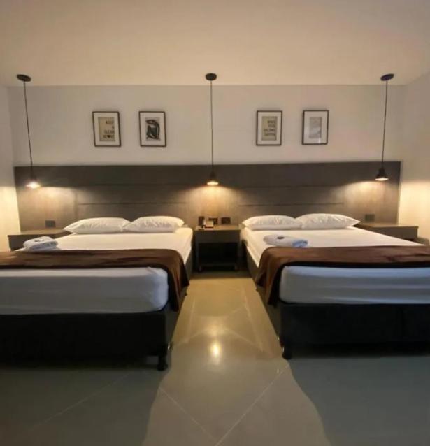 Hotel California Medellin - Habitación Doble - 2 camas - 4