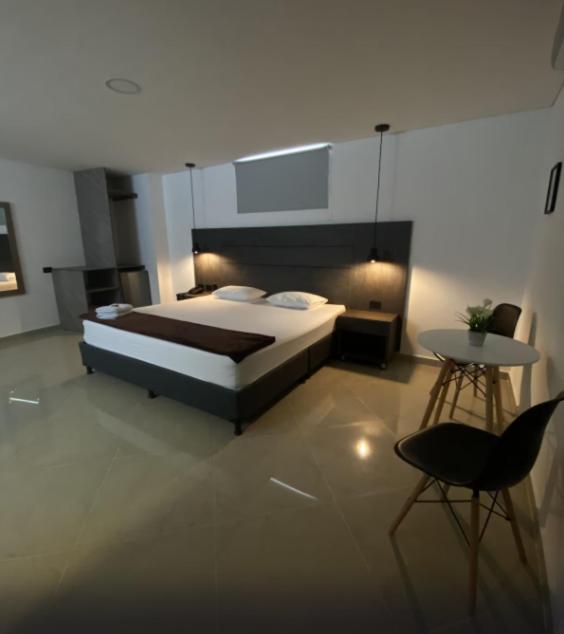 Hotel California Medellin - Habitación Doble Estándar - 4