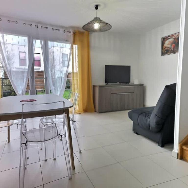 Villa moderne avec 2 chambres dans une résidence à 500m de la plage - Villa - 4