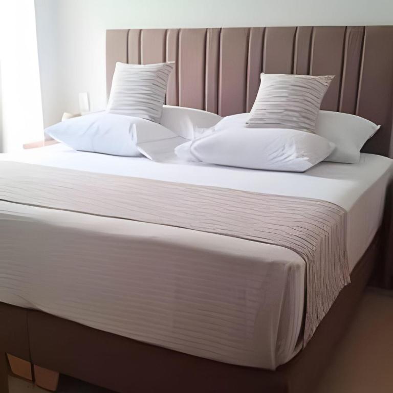 Vista impresionante y cama king en Baia Kristal - Apartamento con vistas al lago - 4
