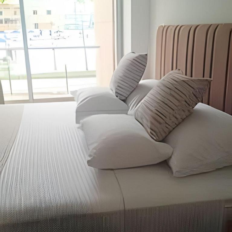 Vista impresionante y cama king en Baia Kristal - Apartamento con vistas al lago - 5