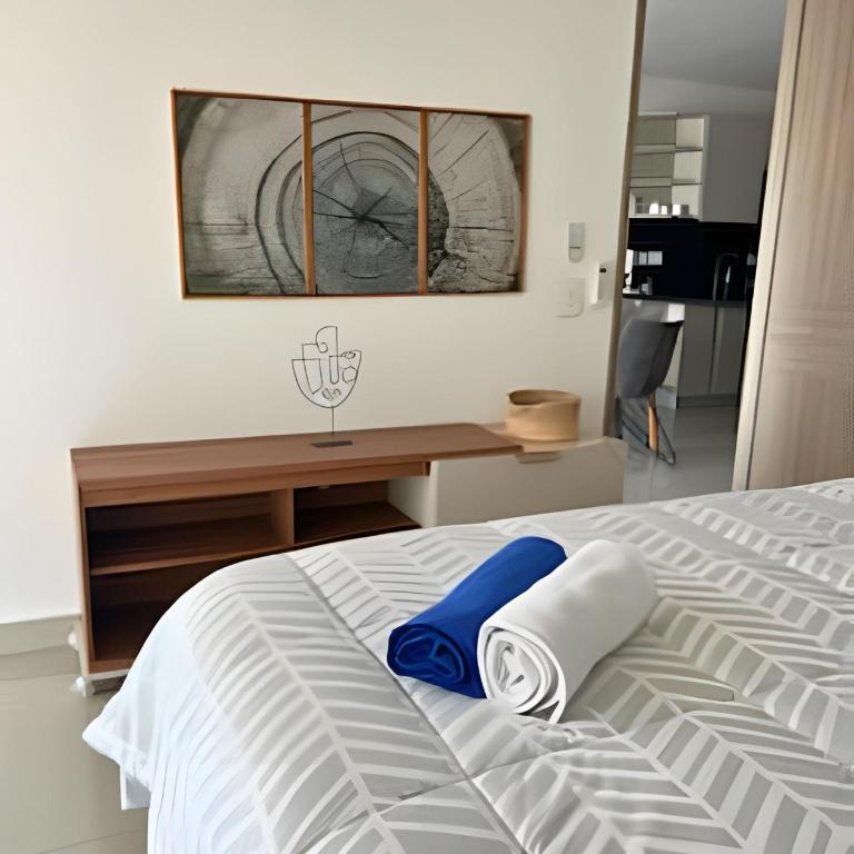Chic Apartment Near It All - One-Bedroom Apartment with Balcony and Sea View - 2