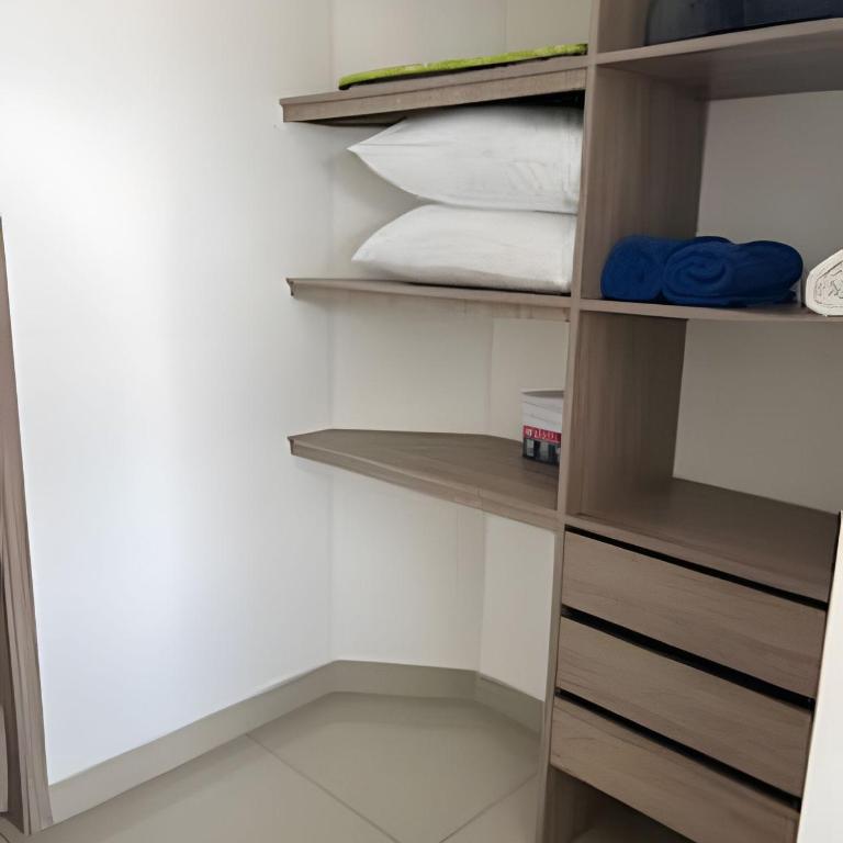 Chic Apartment Near It All - One-Bedroom Apartment with Balcony and Sea View - 4