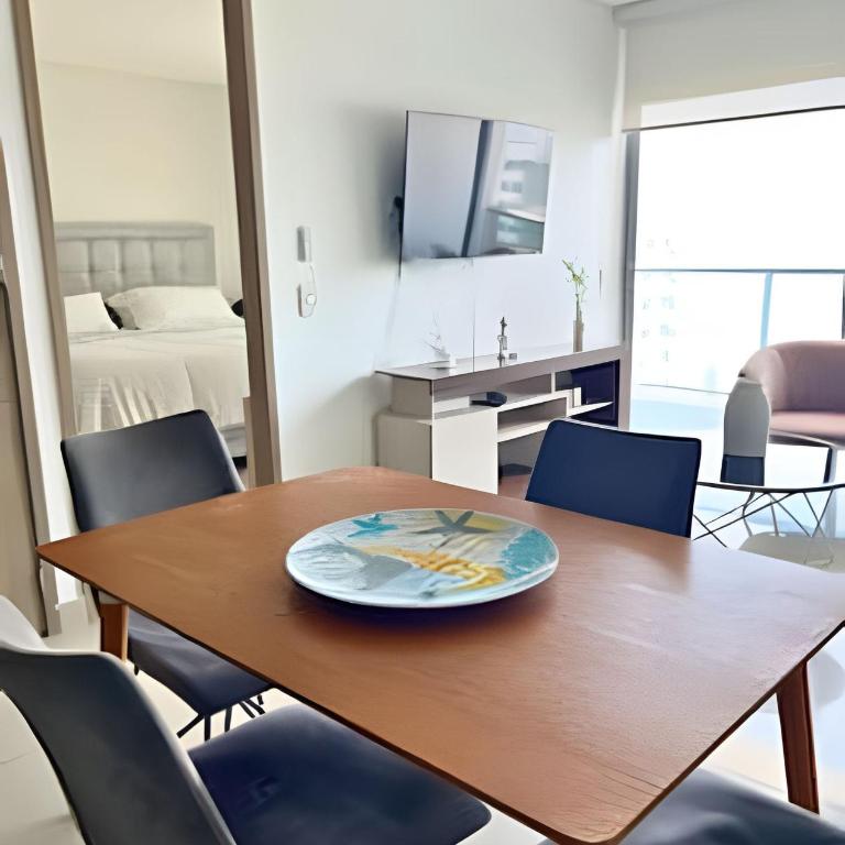 Chic Apartment Near It All - One-Bedroom Apartment with Balcony and Sea View - 24
