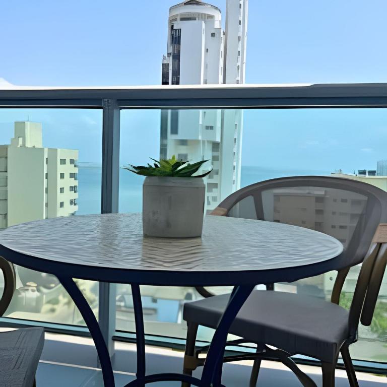 Chic Apartment Near It All - One-Bedroom Apartment with Balcony and Sea View - 45