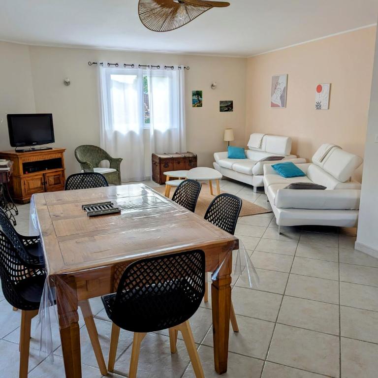 Spacieux 4 pièces entièrement climatisé - Appartement 1 Chambre - 4