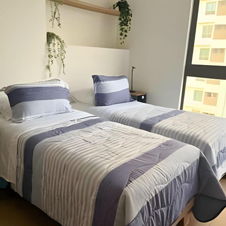 New Gem, 2B, 4 blocks from Center Amazing Views - Two-Bedroom Apartment with Bay View - 21