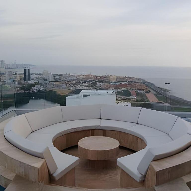 New Gem, 2B, 4 blocks from Center Amazing Views - Two-Bedroom Apartment with Bay View - 31