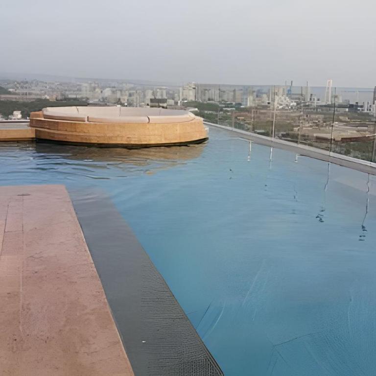 New Gem, 2B, 4 blocks from Center Amazing Views - Two-Bedroom Apartment with Bay View - 34