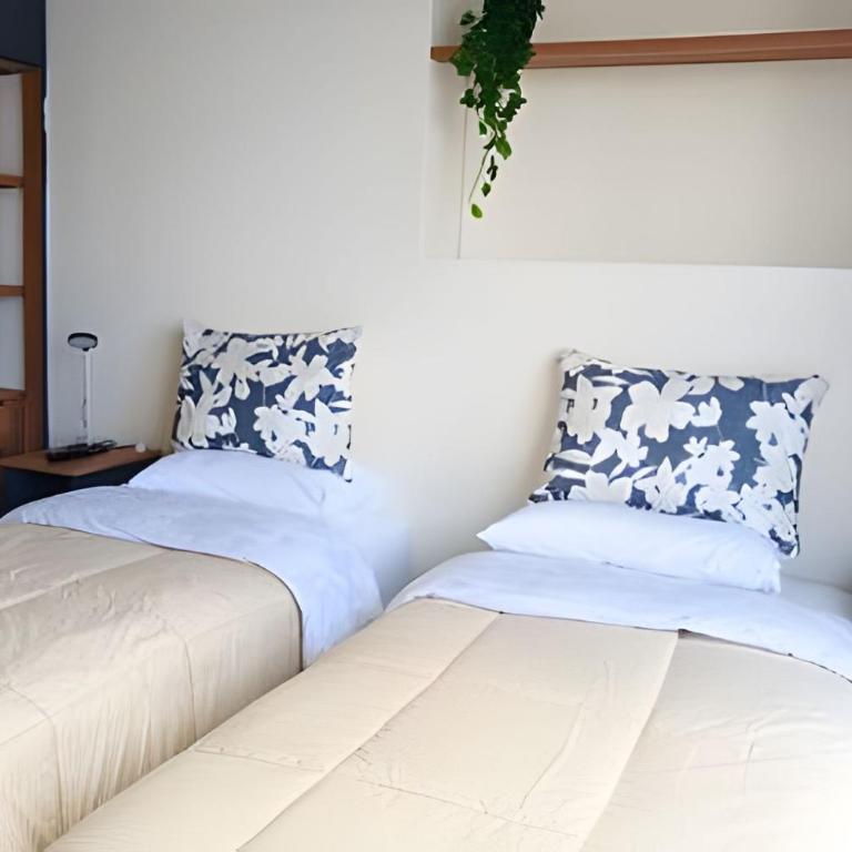 Luxury 2B, stunning View 4 Blocks from walled City - Two-Bedroom Deluxe Apartment with Harbor View - 10