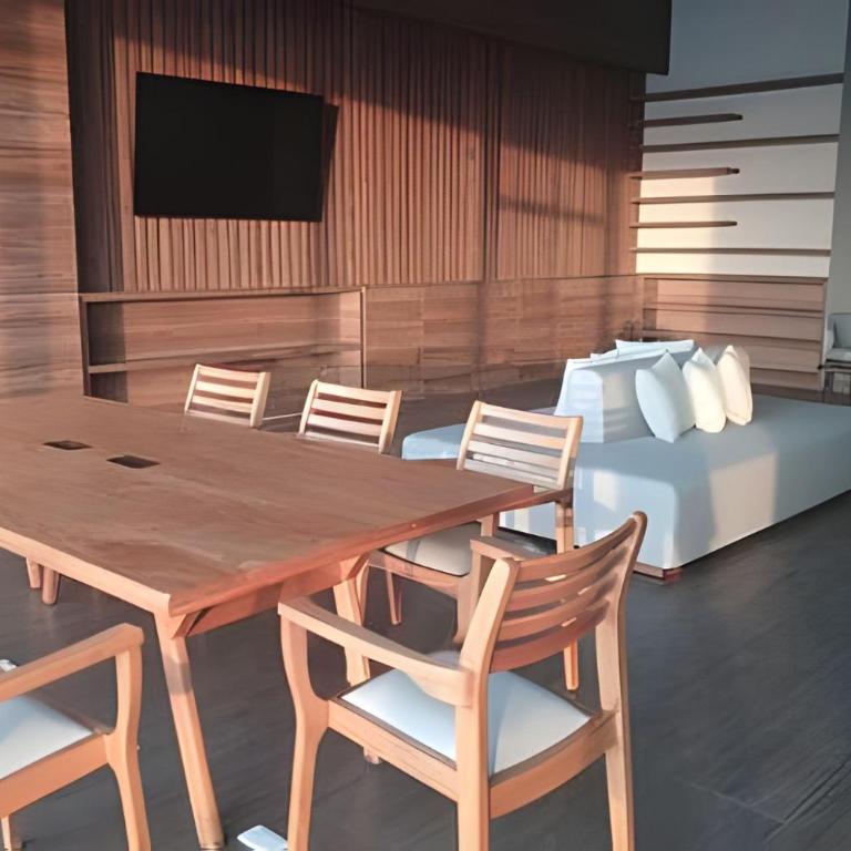 Luxury 2B, stunning View 4 Blocks from walled City - Two-Bedroom Deluxe Apartment with Harbor View - 40