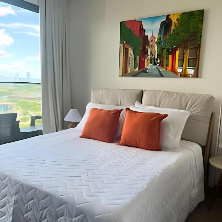 Brand New Apt Pool & City Views - Two-Bedroom Apartment with View - 8