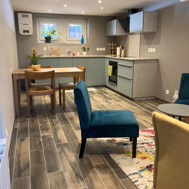 Rare, charmant T3 de 63m2, calme dans une maison, place de parking comprise - Appartement 2 Chambres - 1