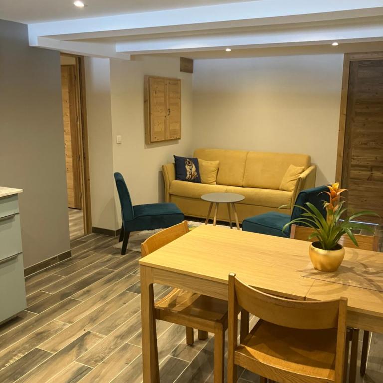 Rare, charmant T3 de 63m2, calme dans une maison, place de parking comprise - Appartement 2 Chambres - 9