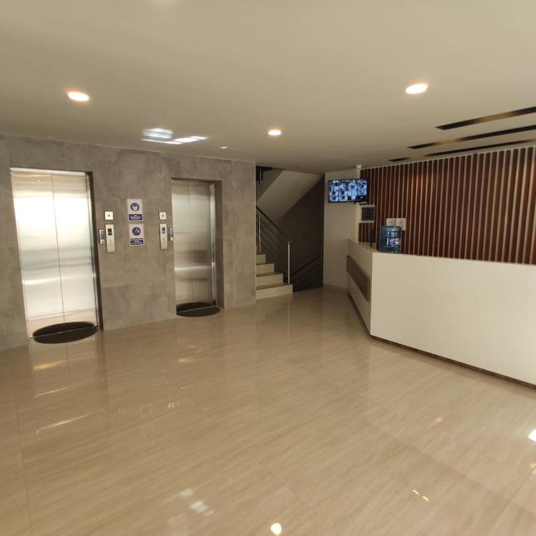 Único, Selecto y precioso departamento Ave Paraíso - Apartamento de 1 dormitorio - 3