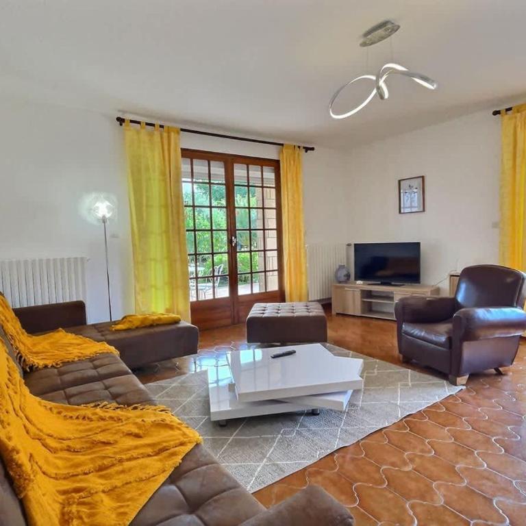 Splendide maison pour 10 personnes avec piscine privée et grands espaces ! - Ferienhaus - 8