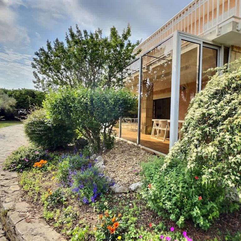 Splendide maison pour 10 personnes avec piscine privée et grands espaces ! - Ferienhaus - 28