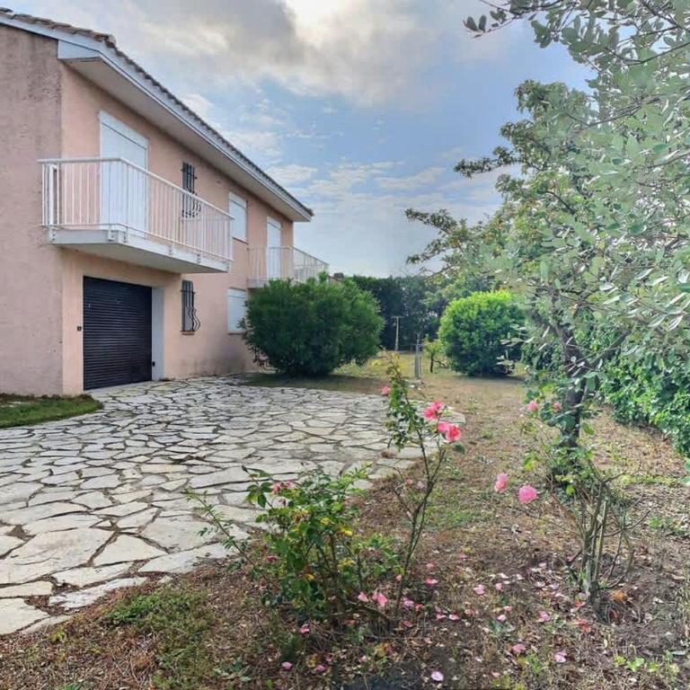 Splendide maison pour 10 personnes avec piscine privée et grands espaces ! - Ferienhaus - 30