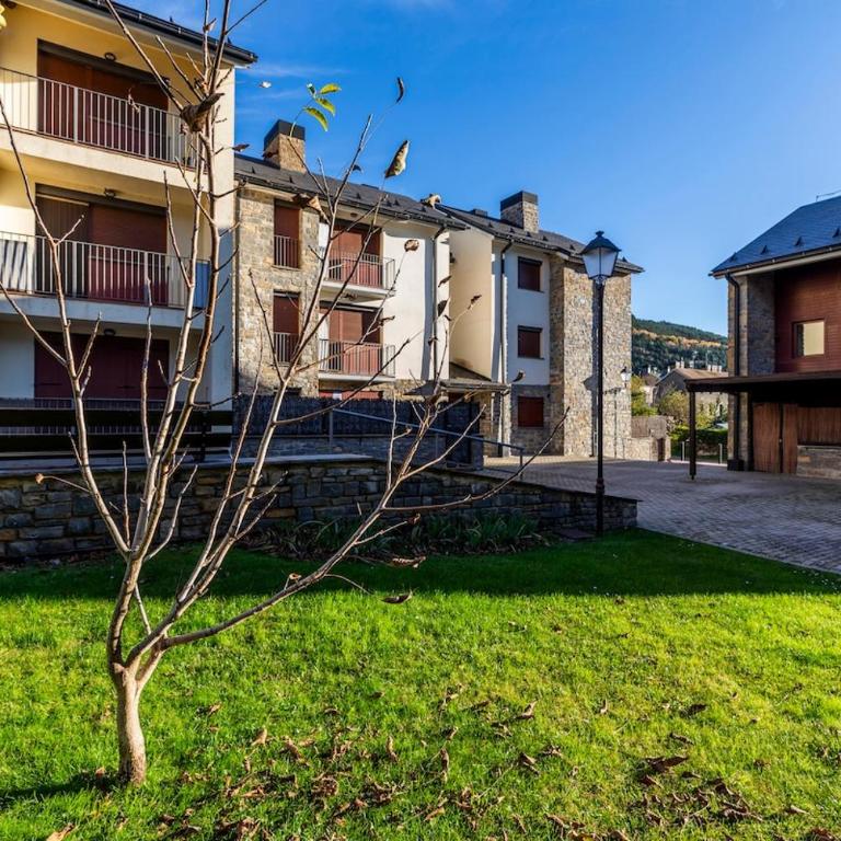 Tu Hogar en el Pirineo Aventura y Montaña - Two-Bedroom Apartment with Balcony - 4