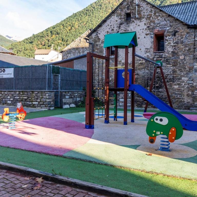 Tu Hogar en el Pirineo Aventura y Montaña - Two-Bedroom Apartment with Balcony - 17