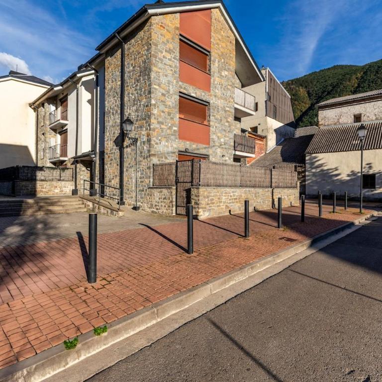Tu Hogar en el Pirineo Aventura y Montaña - Two-Bedroom Apartment with Balcony - 18