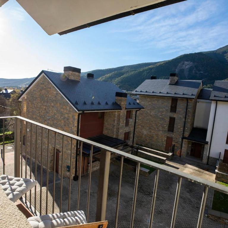 Tu Hogar en el Pirineo Aventura y Montaña - Two-Bedroom Apartment with Balcony - 38