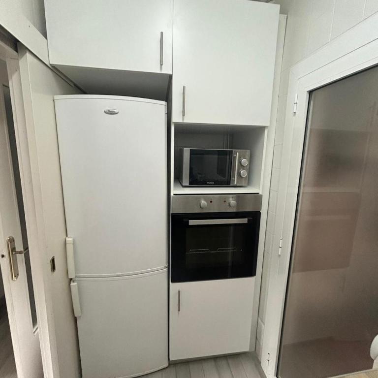 BRAVAHOLIDAYS-420-COLON, 2nd LINE BEACH, WIFI - Apartamento de 4 habitaciones - 6