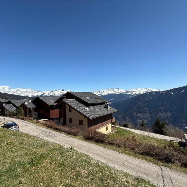 Appartement 4 pers, 10 min des Saisies, vue montagnes - Two-Bedroom Apartment - 10