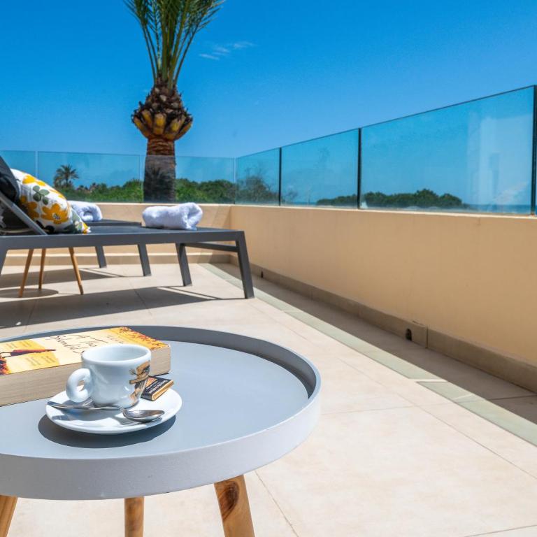 Beachfront Villa with Sea Views & Private Pool - Villa - 18